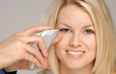  TearLab, oferă o metodă rapidă și simplă pentru determinarea osmolarității lacrimale